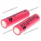 Зарядное устройство и две аккумуляторные красные Li-ion батареи TangsFire 18650 3.7V 2800mAh (2-шт, без защитной схемы)