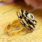 Великолепное позолоченное кольцо в виде лепестков розы.(Цвет - золотистый)