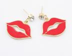 Очаровательные женские сережки в форме красных губ